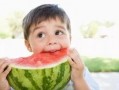不让孩子吃群众一口瓜,杜绝孩子误食瓜果风险