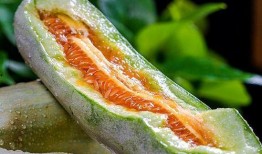 村口翠花吃脆瓜