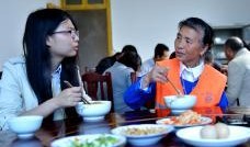 湖北父女吃瓜视频,揭秘家庭欢乐时光